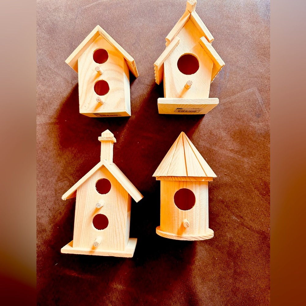 4 mini wooden birdhouses to paint as decorative craft
